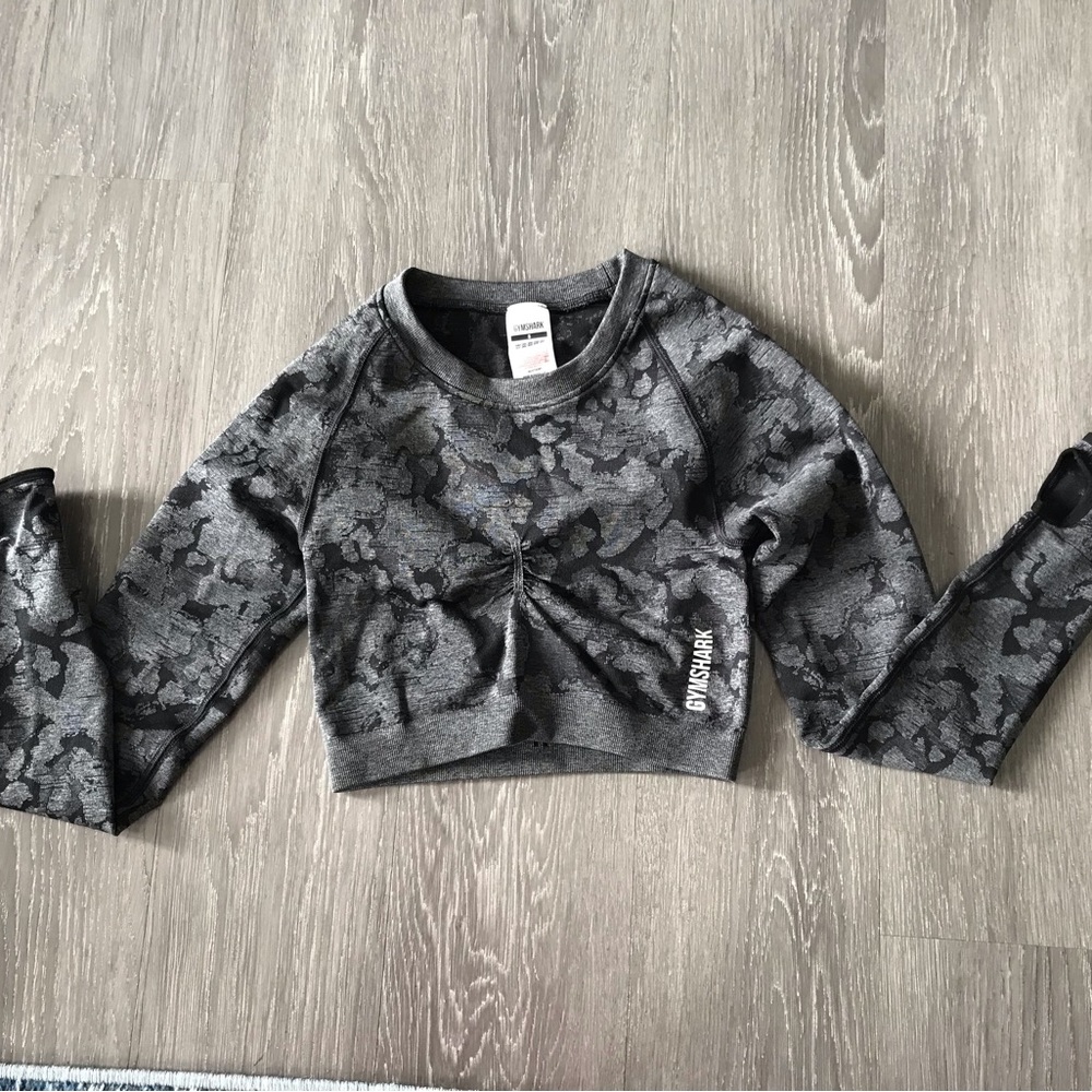 Gymshark long sleeve cropped shirt size small